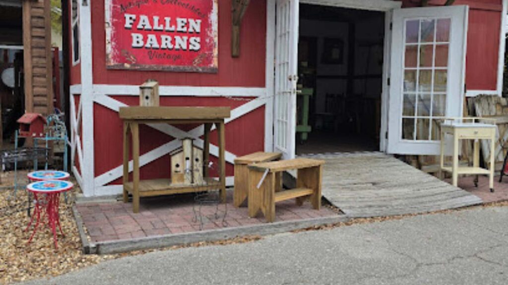 Renninger's Flea Market & Antique Center